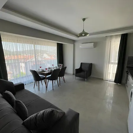 Hayat Hotel *