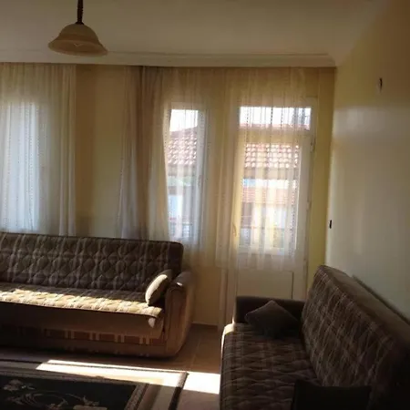 Hayat Hotel *